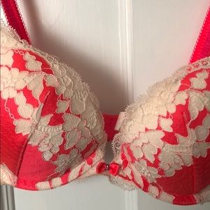 Victoria’s Secret very sexy push up bra